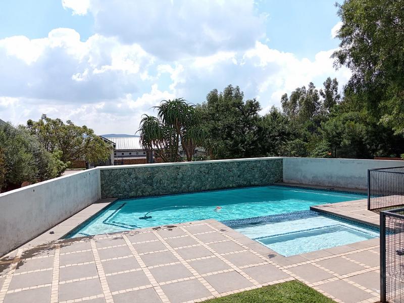 To Let 3 Bedroom Property for Rent in Pinehaven Gauteng