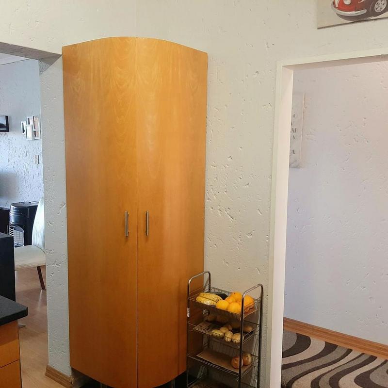 2 Bedroom Property for Sale in Corlett Gardens Gauteng