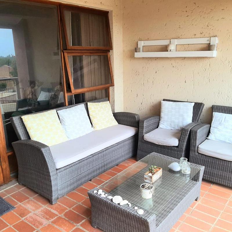 2 Bedroom Property for Sale in Corlett Gardens Gauteng