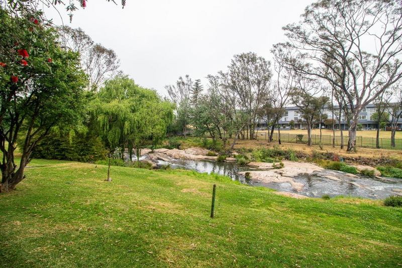 2 Bedroom Property for Sale in Corlett Gardens Gauteng