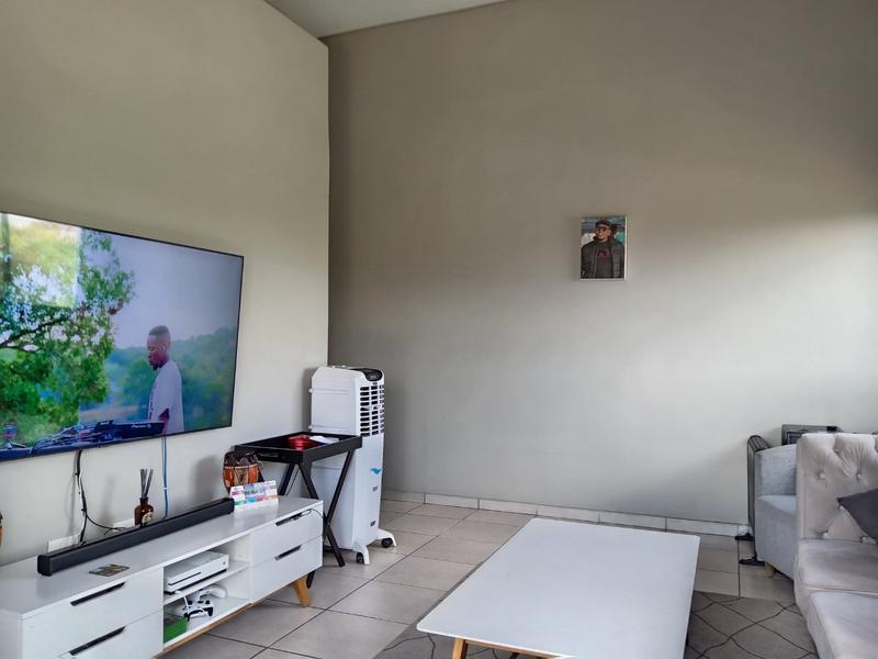 2 Bedroom Property for Sale in Rosebank Gauteng