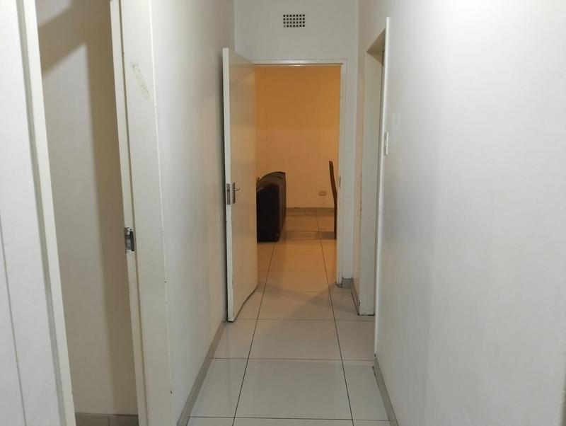 1 Bedroom Property for Sale in Beverley Gauteng