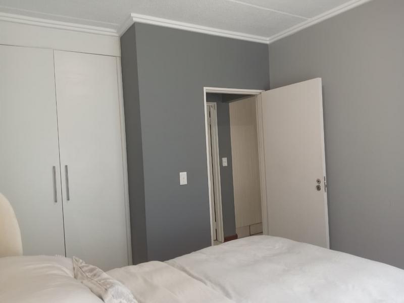 1 Bedroom Property for Sale in Beverley Gauteng