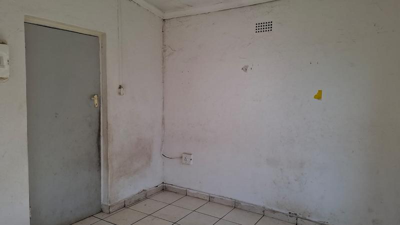 To Let 1 Bedroom Property for Rent in Germiston South Gauteng