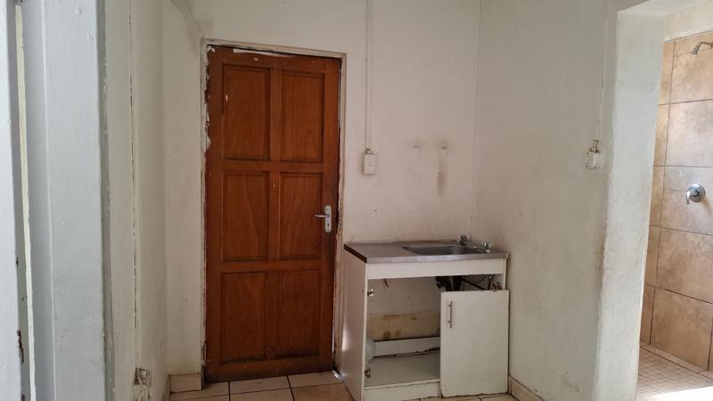 To Let 1 Bedroom Property for Rent in Germiston South Gauteng
