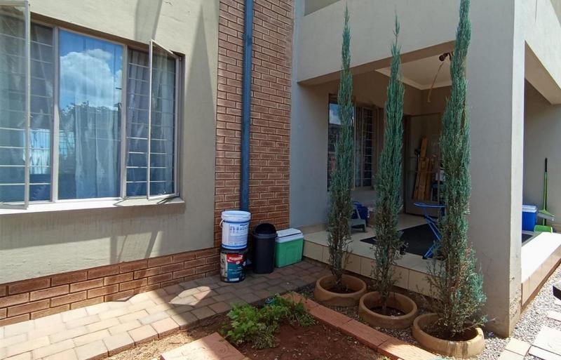 2 Bedroom Property for Sale in Pretoria North Gauteng