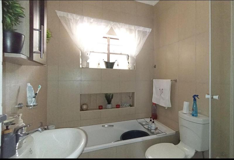 2 Bedroom Property for Sale in Pretoria North Gauteng
