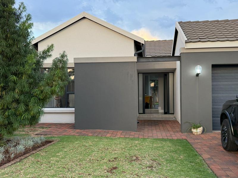 To Let 4 Bedroom Property for Rent in Midstream Estate Gauteng