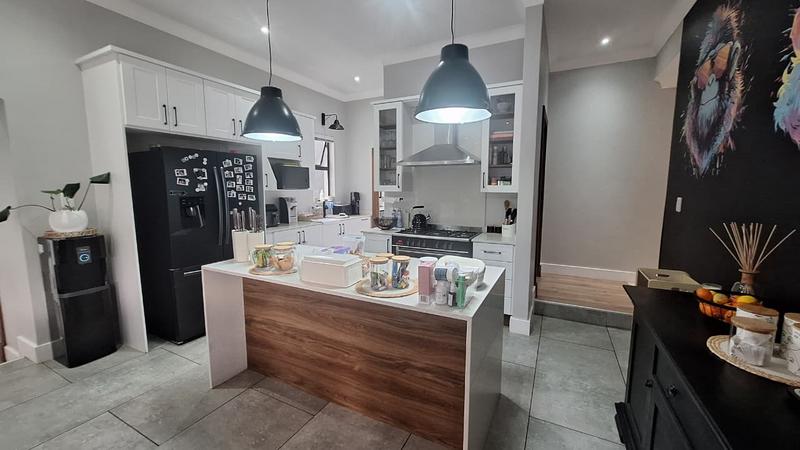 To Let 4 Bedroom Property for Rent in Midstream Estate Gauteng