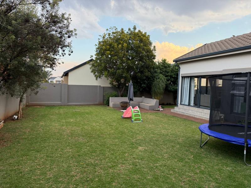 To Let 4 Bedroom Property for Rent in Midstream Estate Gauteng