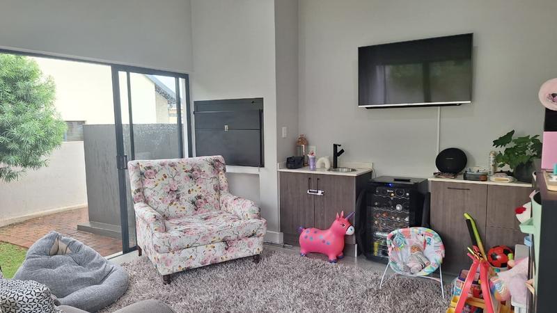 To Let 4 Bedroom Property for Rent in Midstream Estate Gauteng