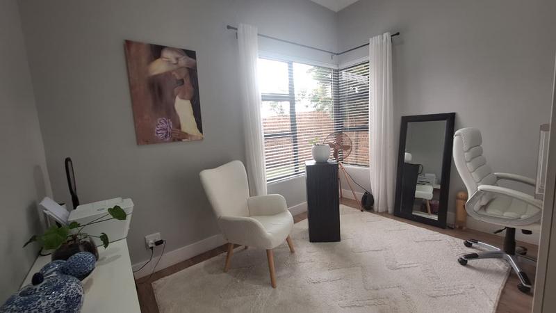 To Let 4 Bedroom Property for Rent in Midstream Estate Gauteng