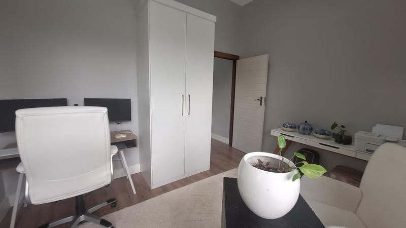 To Let 4 Bedroom Property for Rent in Midstream Estate Gauteng