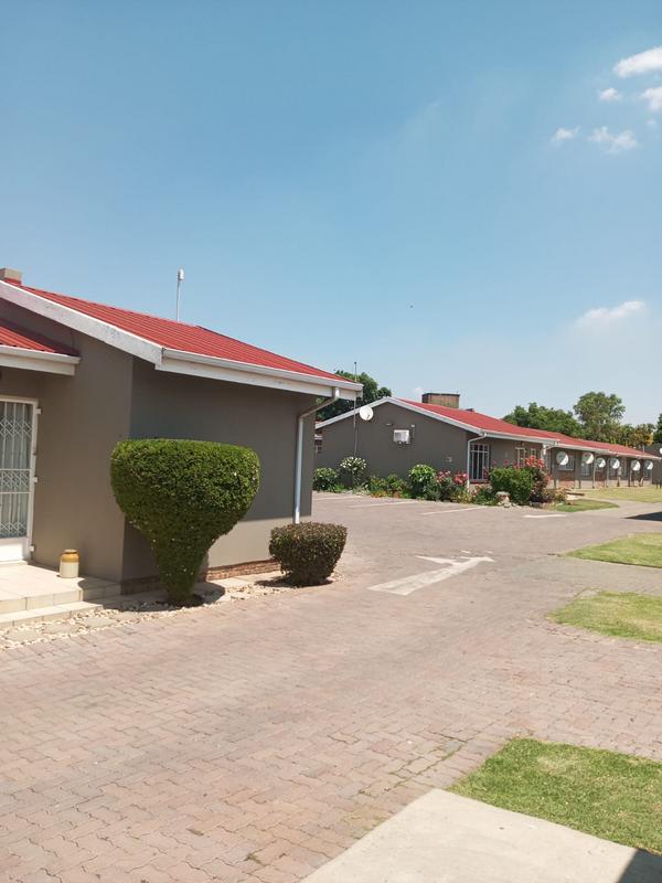 2 Bedroom Property for Sale in Paul Krugersoord Gauteng