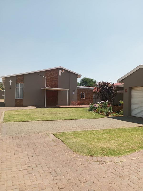 2 Bedroom Property for Sale in Paul Krugersoord Gauteng