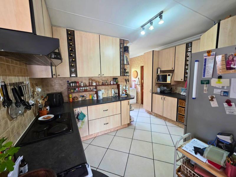 3 Bedroom Property for Sale in Glen Marais Gauteng