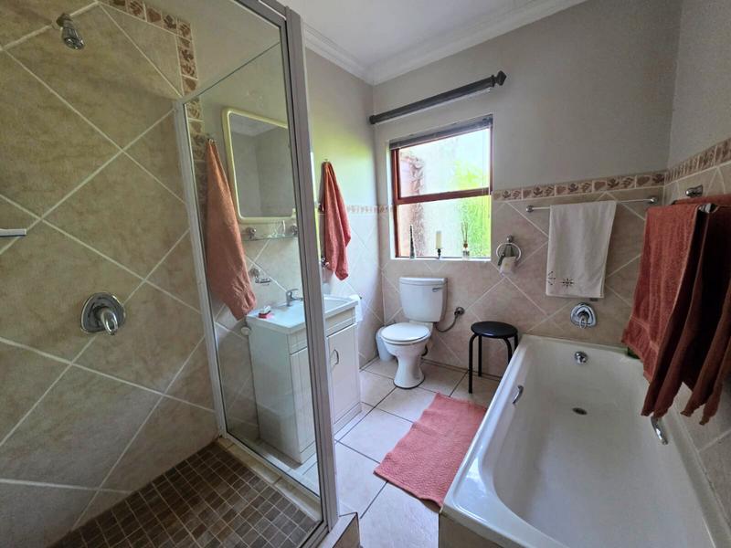 3 Bedroom Property for Sale in Glen Marais Gauteng