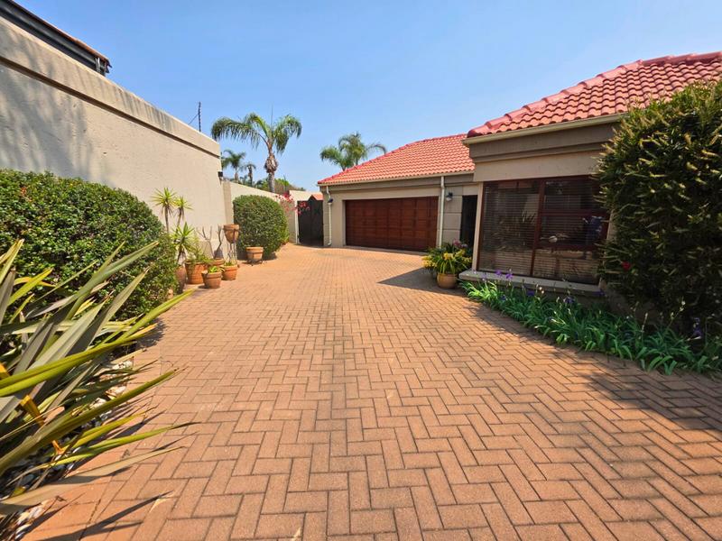 3 Bedroom Property for Sale in Glen Marais Gauteng