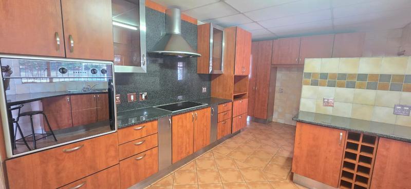 5 Bedroom Property for Sale in Arcon Park Gauteng