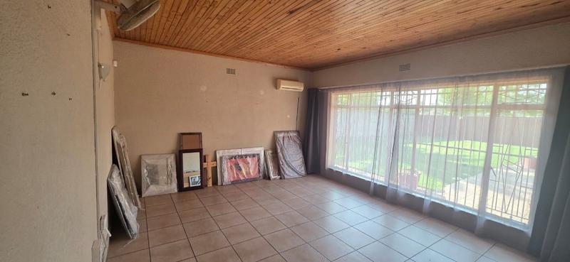 5 Bedroom Property for Sale in Arcon Park Gauteng
