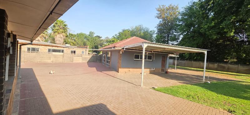 5 Bedroom Property for Sale in Arcon Park Gauteng