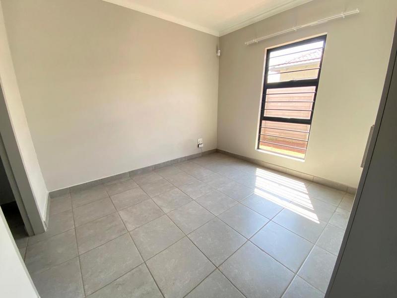 To Let 3 Bedroom Property for Rent in Protea Glen Gauteng