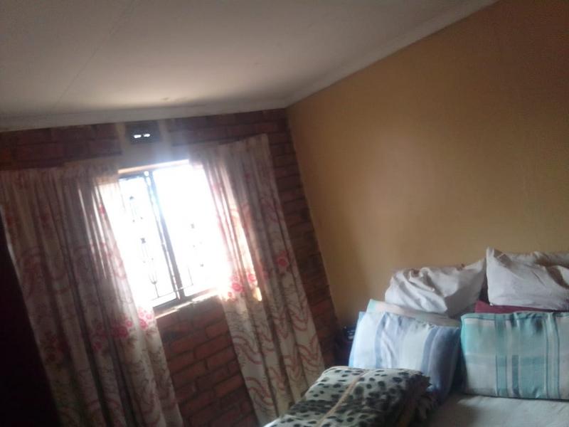 2 Bedroom Property for Sale in Meadowlands Gauteng