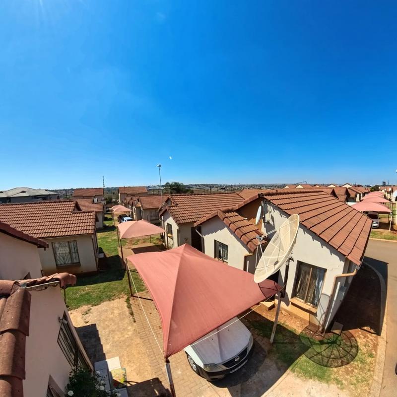 2 Bedroom Property for Sale in Clayville Gauteng