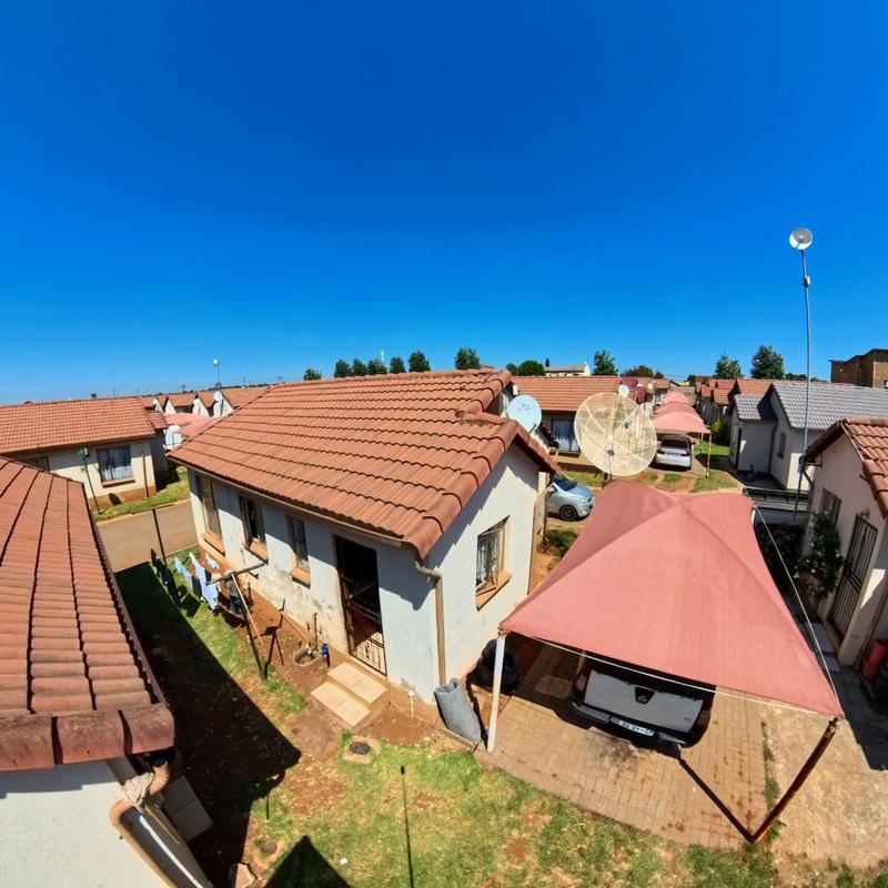 2 Bedroom Property for Sale in Clayville Gauteng