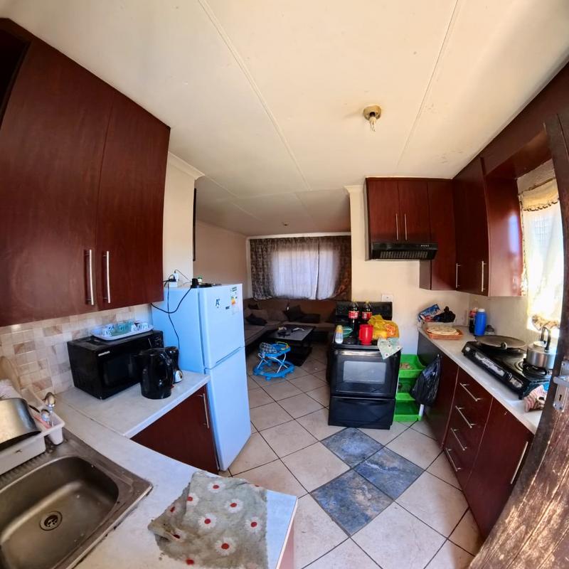 2 Bedroom Property for Sale in Clayville Gauteng