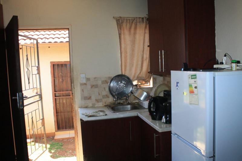 2 Bedroom Property for Sale in Clayville Gauteng