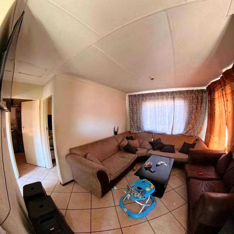 2 Bedroom Property for Sale in Clayville Gauteng