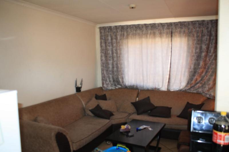 2 Bedroom Property for Sale in Clayville Gauteng