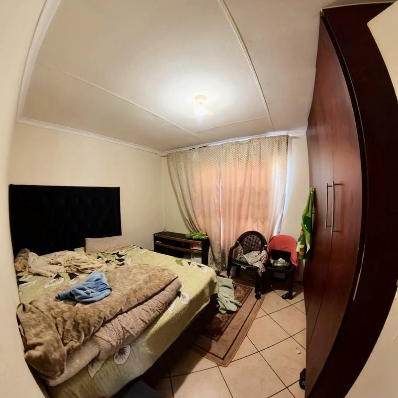 2 Bedroom Property for Sale in Clayville Gauteng