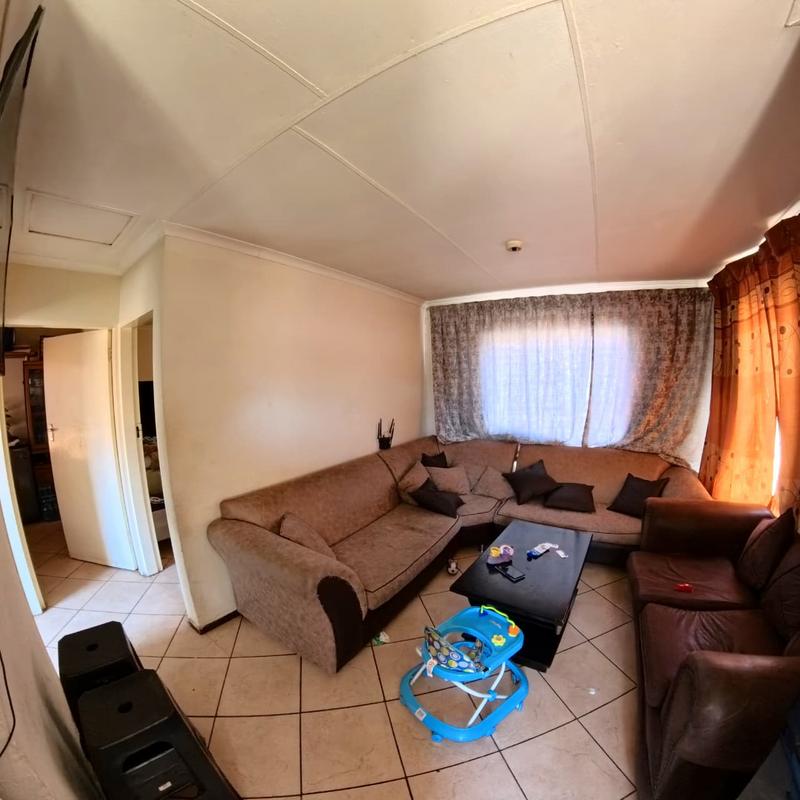 2 Bedroom Property for Sale in Clayville Gauteng