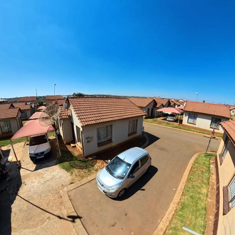 2 Bedroom Property for Sale in Clayville Gauteng