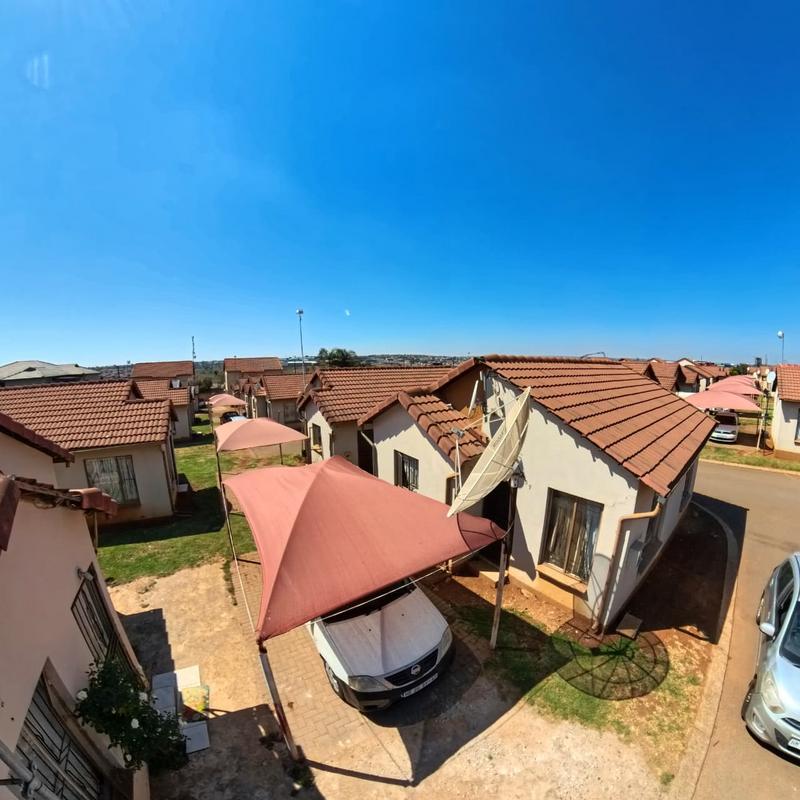 2 Bedroom Property for Sale in Clayville Gauteng