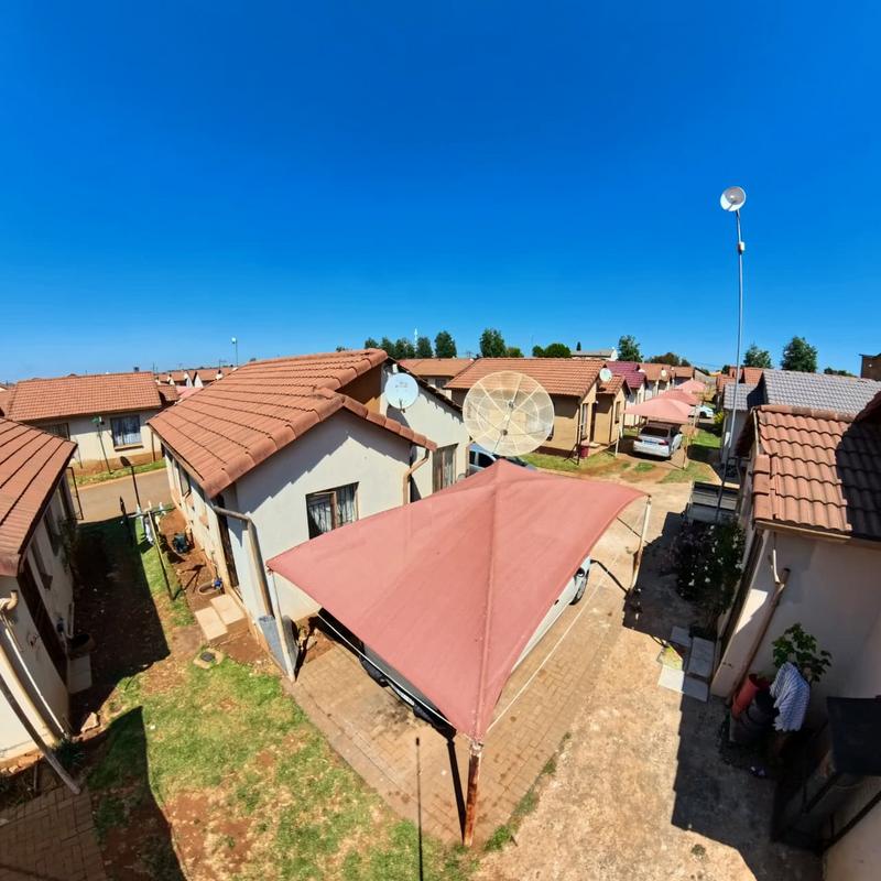 2 Bedroom Property for Sale in Clayville Gauteng
