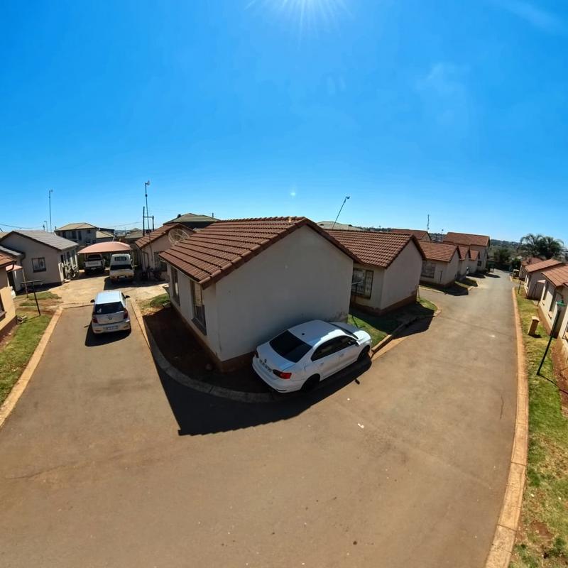 2 Bedroom Property for Sale in Clayville Gauteng