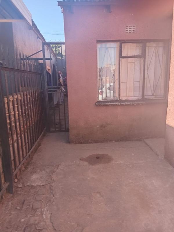 8 Bedroom Property for Sale in Tembisa Central Gauteng