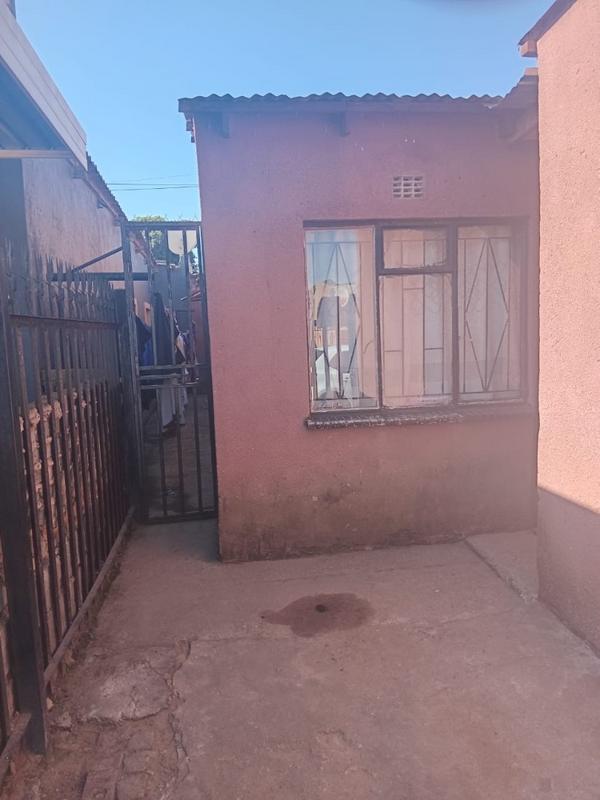 8 Bedroom Property for Sale in Tembisa Central Gauteng