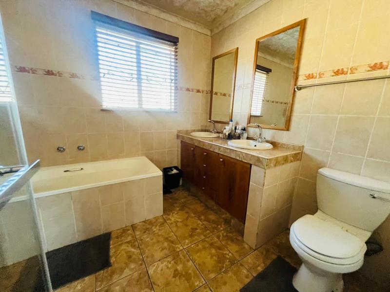 4 Bedroom Property for Sale in Northmead Gauteng