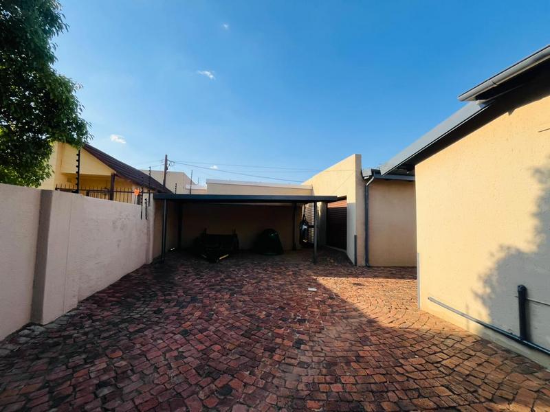 4 Bedroom Property for Sale in Northmead Gauteng