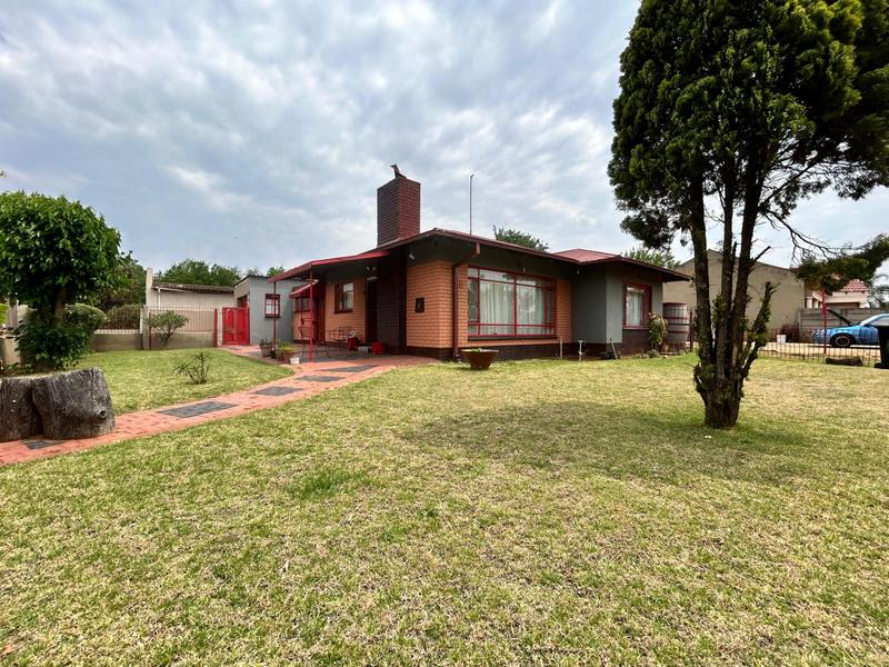 3 Bedroom Property for Sale in Dunnottar Gauteng
