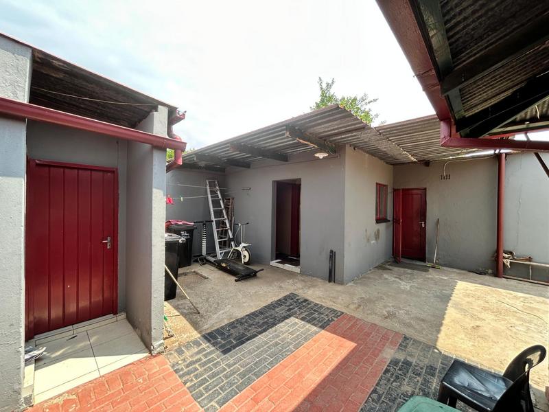 3 Bedroom Property for Sale in Dunnottar Gauteng