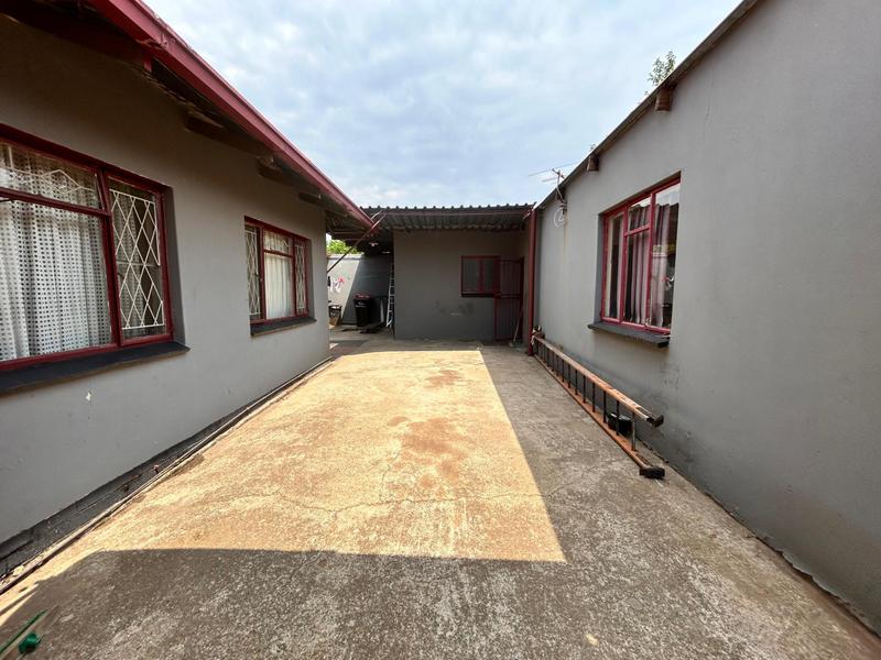 3 Bedroom Property for Sale in Dunnottar Gauteng