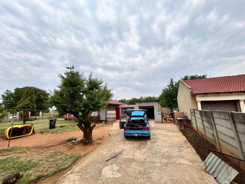 3 Bedroom Property for Sale in Dunnottar Gauteng