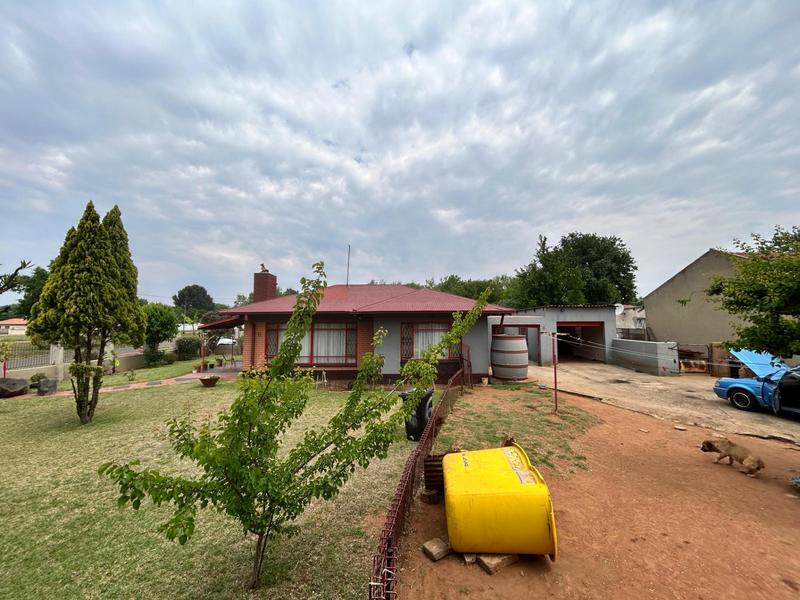 3 Bedroom Property for Sale in Dunnottar Gauteng