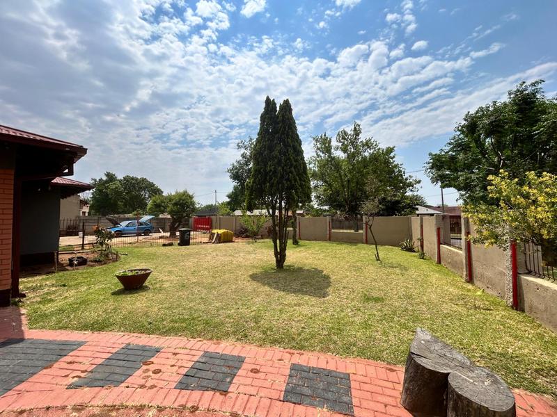 3 Bedroom Property for Sale in Dunnottar Gauteng