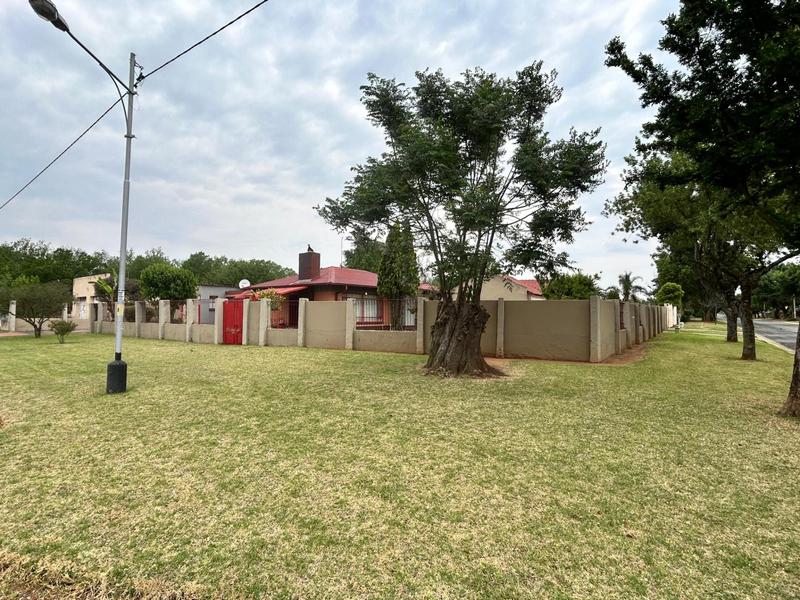 3 Bedroom Property for Sale in Dunnottar Gauteng